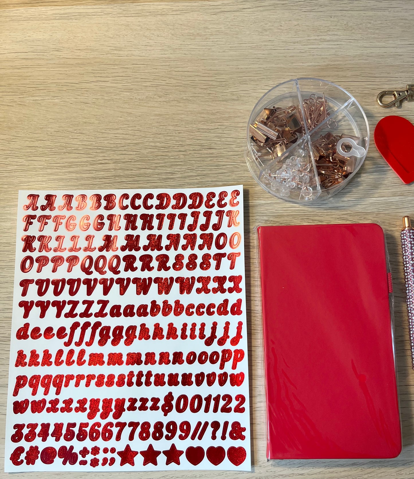 ❤️ Box Papeterie Rouge — Tout ce dont vous avez besoin pour organiser vos journées